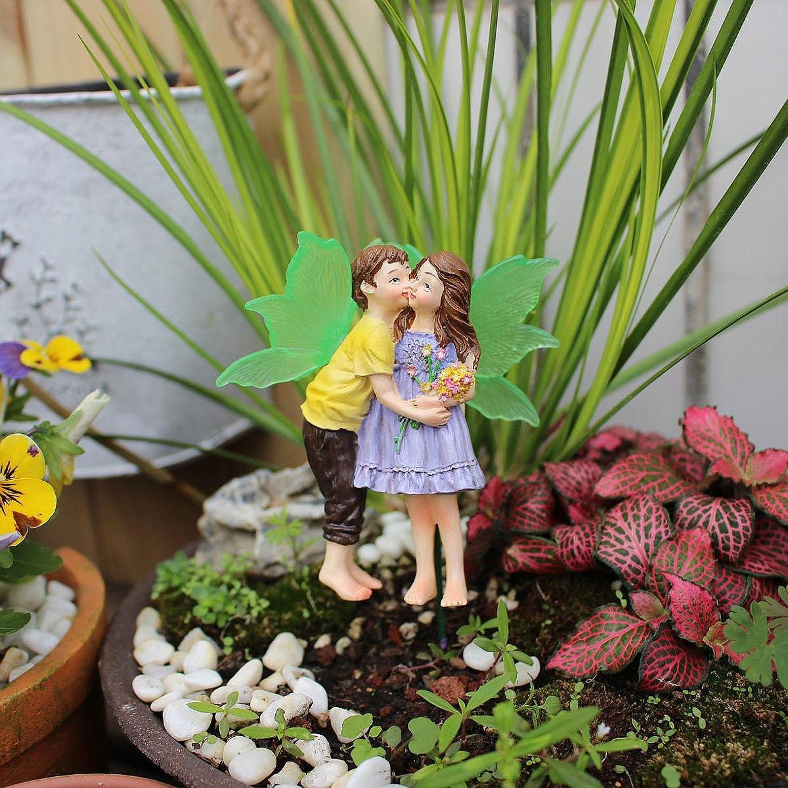 Fairy and Boy Kissing Figurine - Bonsai Garden Entrance avis et prix