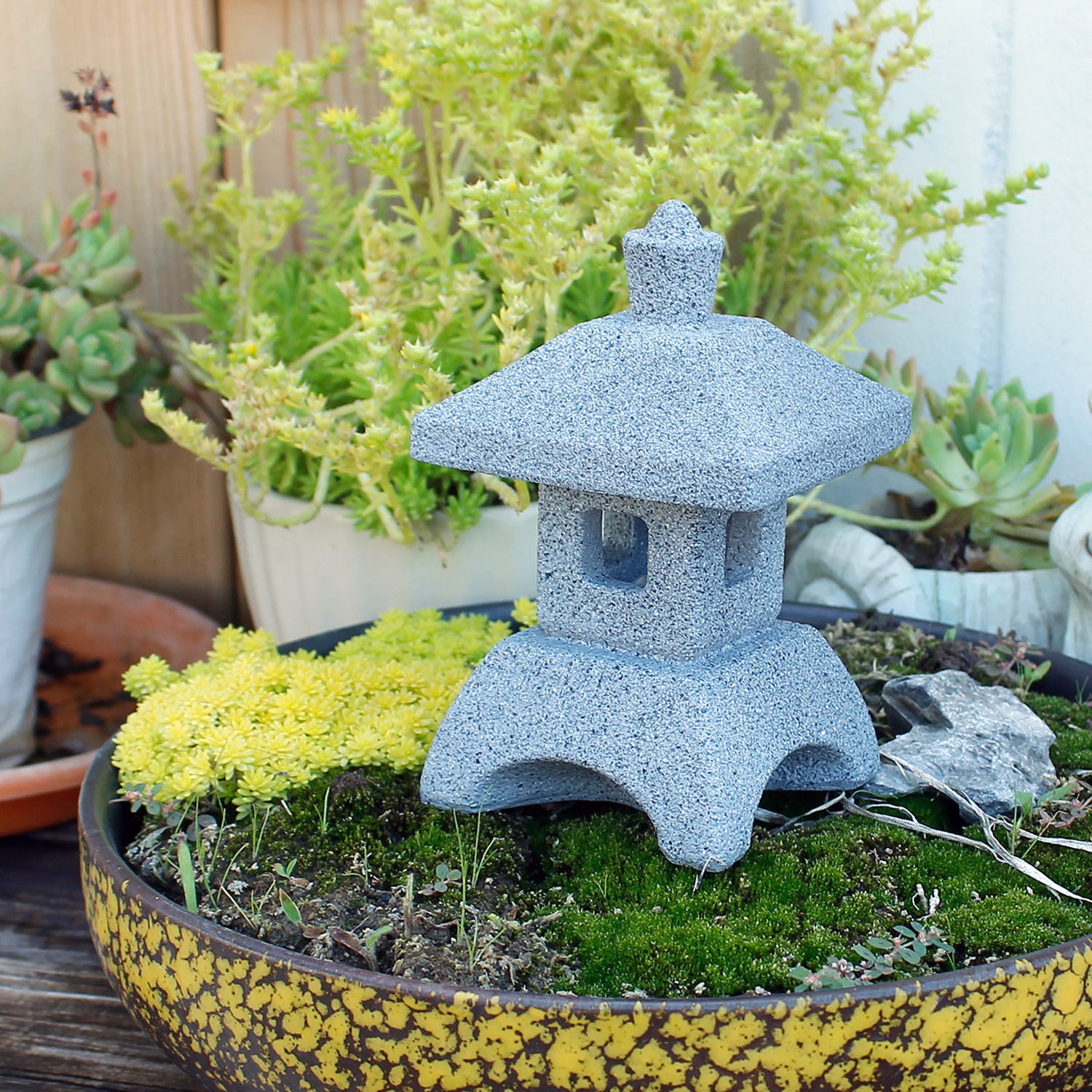 Japanese Lantern Pagoda Statue - Bonsai Garden In Japan avis et prix
